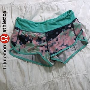 Lulu Lemon multicolor Speed Up Short 2.5”